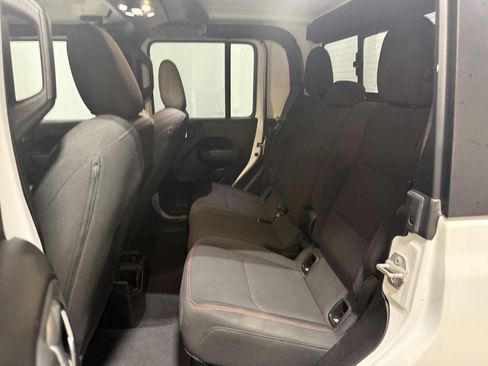 Used 2023 Jeep Gladiator Rubicon image 14