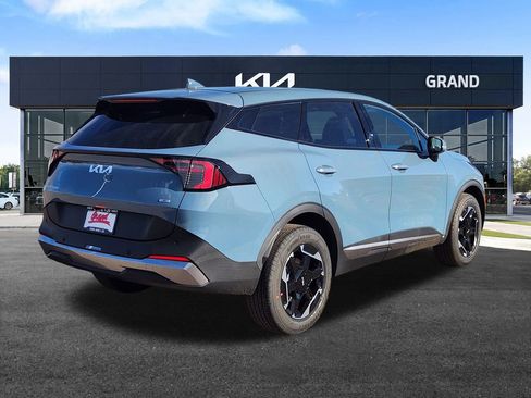 New 2026 Kia Sportage S image 5