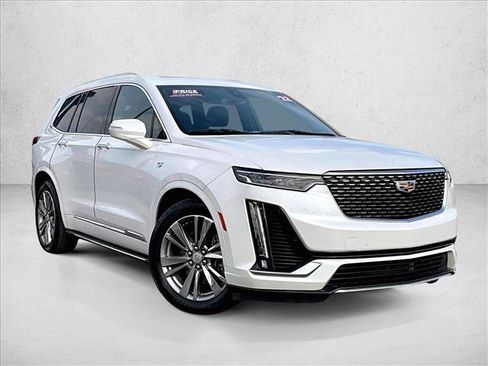 Used 2022 Cadillac XT6 Premium Luxury image 12