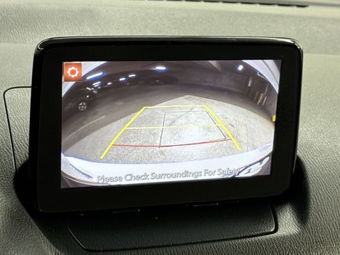 Used 2019 Toyota Yaris LE FWD image 31
