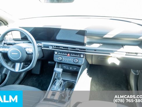 Used 2025 Hyundai Santa Cruz SE FWD image 28