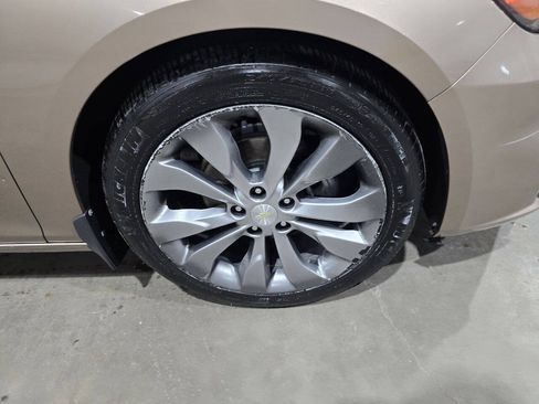 Used 2018 Chevrolet Malibu Premier w/ Premier Sun and Wheel Package FWD image 21