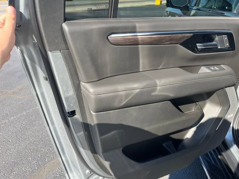 New 2026 Chevrolet Suburban Premier image 22