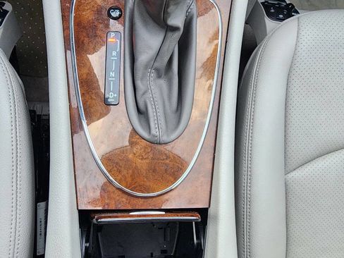 Used 2005 Mercedes-Benz E 320 Sedan image 30