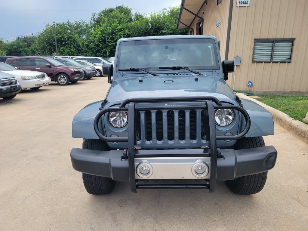 Used 2015 Jeep Wrangler Unlimited Sahara w/ Connectivity Group AWD/4WD image 8