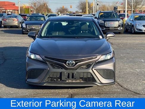 Used 2023 Toyota Camry SE image 2