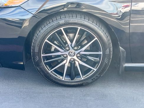 Used 2022 Toyota Camry SE image 9