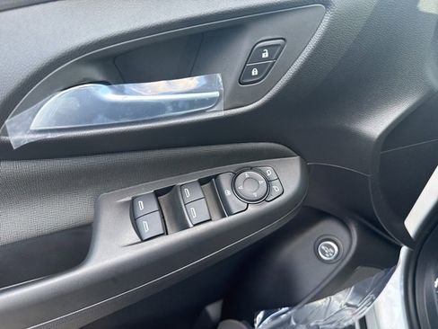 New 2025 Buick Envista Avenir image 10