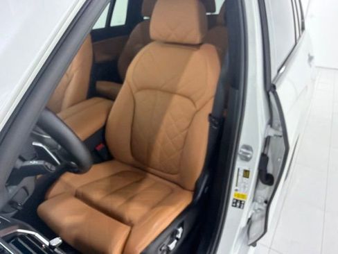 Certified 2024 BMW X7 xDrive40i w/ M Sport Package AWD/4WD image 13