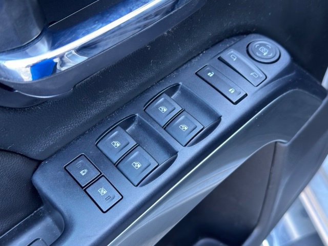 Used 2018 Chevrolet Silverado 1500 LT w/ LT Eassist Package AWD/4WD image 17
