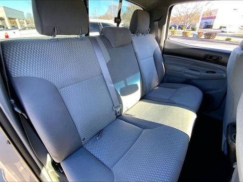 Used 2012 Toyota Tacoma PreRunner image 18