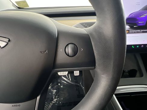 Used 2023 Tesla Model Y Performance image 19