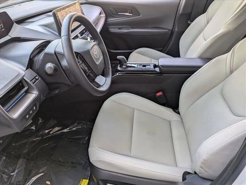 Used 2023 Toyota Prius XLE image 16
