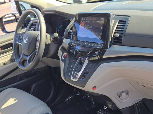 Used 2024 Honda Odyssey EX-L image 8