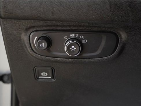 Used 2024 GMC Terrain SLE image 20