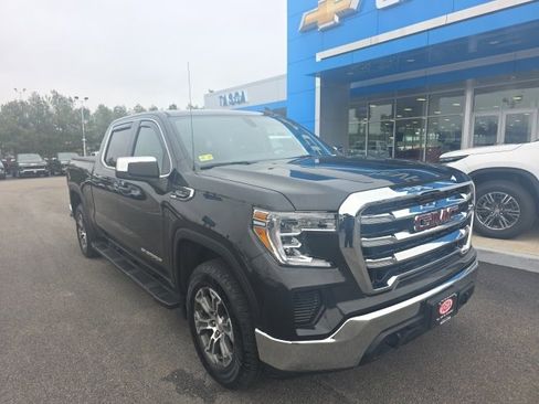 Used 2020 GMC Sierra 1500 SLE w/ SLE Value Package image 1