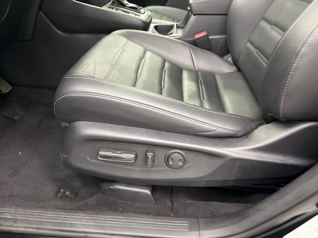 Used 2025 Honda CR-V EX-L image 10