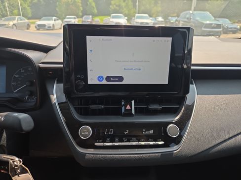 Used 2024 Toyota Corolla LE FWD image 14
