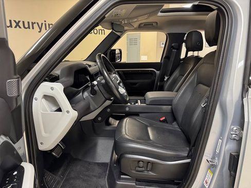 Used 2022 Land Rover Defender 110 SE image 8