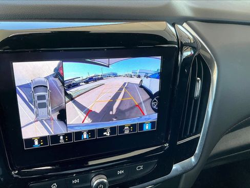 Used 2023 Chevrolet Traverse RS image 26