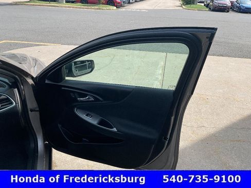 Used 2022 Chevrolet Malibu LS FWD image 19
