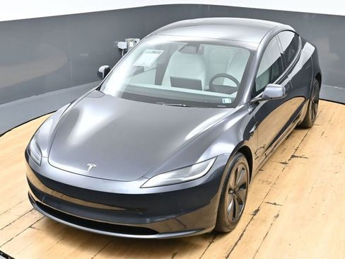 Used 2025 Tesla Model 3 Long Range image 48