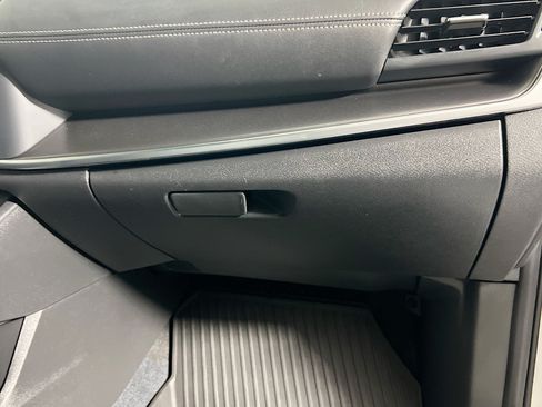 Used 2023 Nissan Rogue SV FWD image 34
