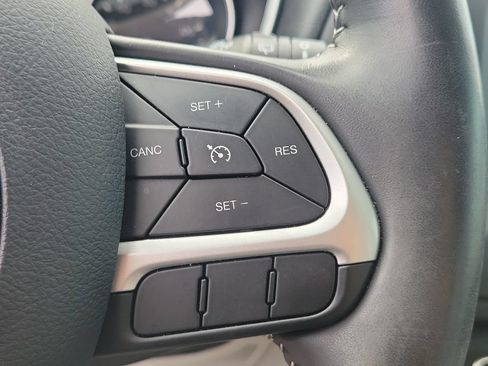 Used 2020 Jeep Compass Latitude w/ Safety & Security Group FWD image 23