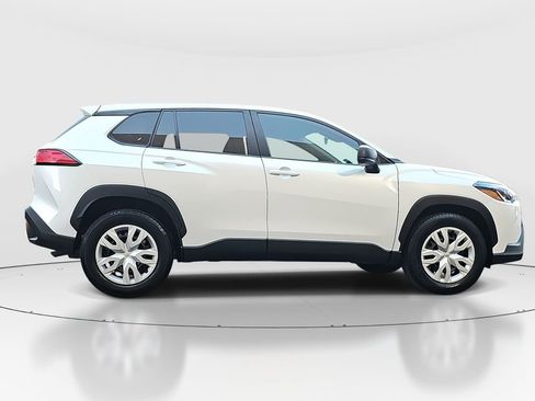 Used 2023 Toyota Corolla Cross L FWD image 4