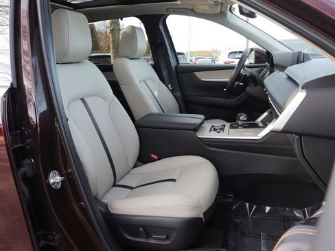 Certified 2024 MAZDA CX-90 Plug-In Hybrid w/ Premium Pkg image 28