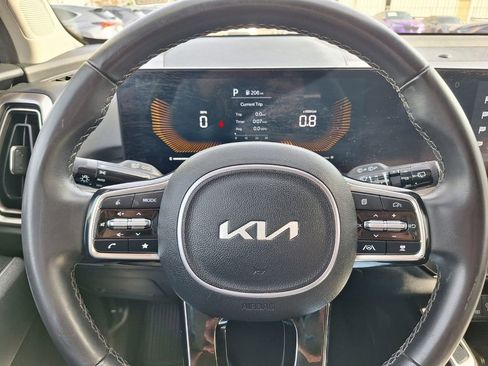Used 2025 Kia Sorento S image 20