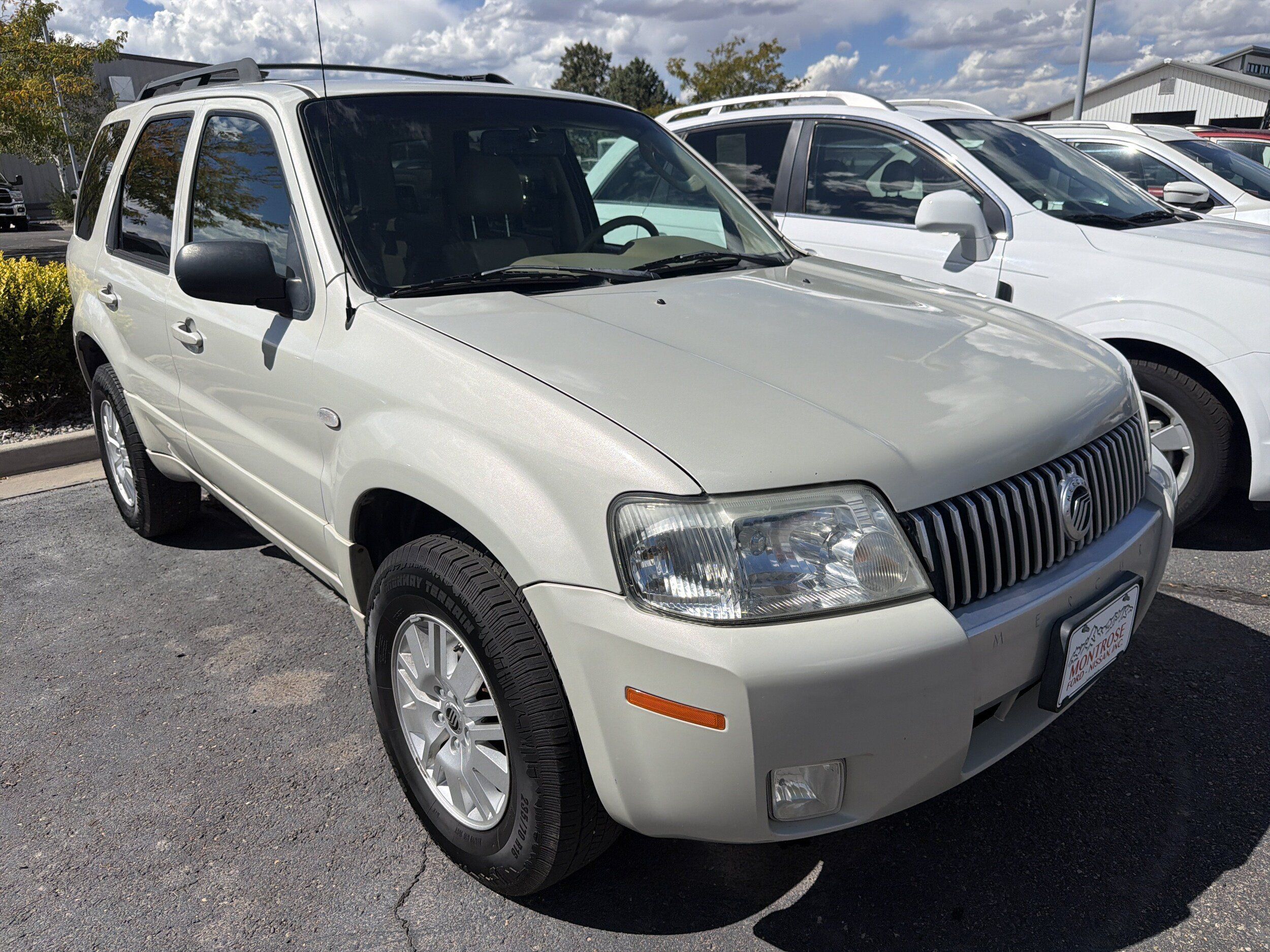 Used 2007 Mercury Mariner Luxury AWD/4WD image 3