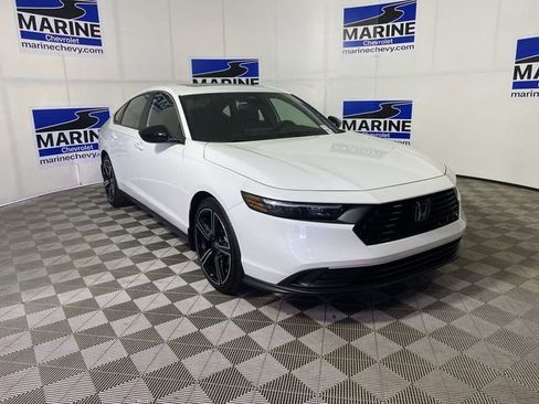 Used 2025 Honda Accord Sport image 1