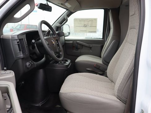New 2025 Chevrolet Express 3500 w/ Power Convenience Package image 10