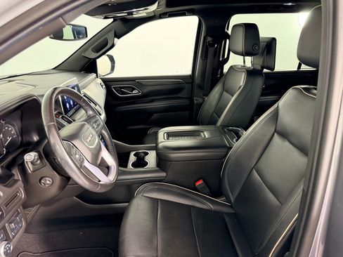 Used 2021 GMC Yukon XL SLT w/ SLT Luxury Plus Package AWD/4WD image 5