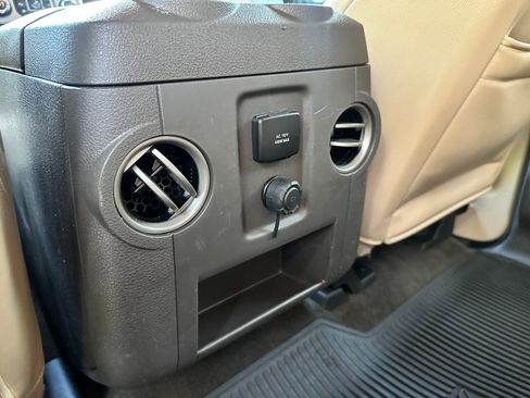 Used 2015 Ford F250 Lariat w/ Lariat Ultimate Package AWD/4WD image 22