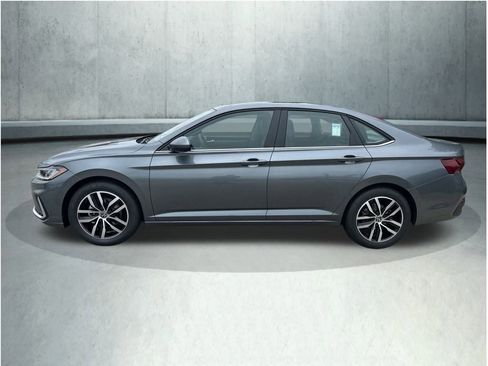 New 2025 Volkswagen Jetta SE image 2