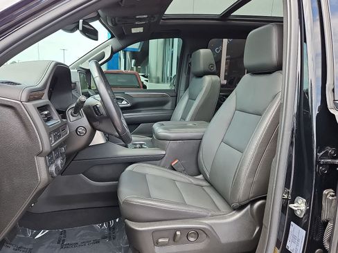 Used 2021 Chevrolet Suburban Z71 w/ Z71 Signature Package AWD/4WD image 25