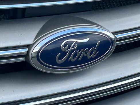 Used 2017 Ford Edge SEL w/ Equipment Group 201A AWD/4WD image 11
