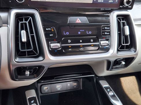 Used 2023 Kia Sorento S w/ Panoramic Sunroof Package image 23
