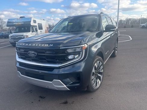 New 2026 Ford Expedition Platinum w/ Driver's Package image 2
