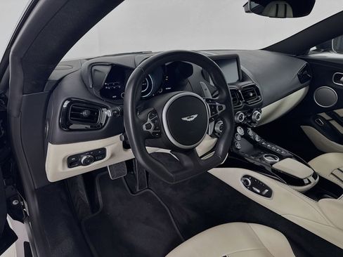 Used 2023 Aston Martin V8 Vantage Coupe image 7