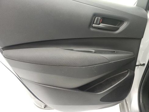 Used 2025 Toyota Corolla LE FWD image 9