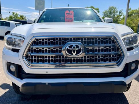 Used 2017 Toyota Tacoma TRD Off-Road w/ Tow Package AWD/4WD image 5