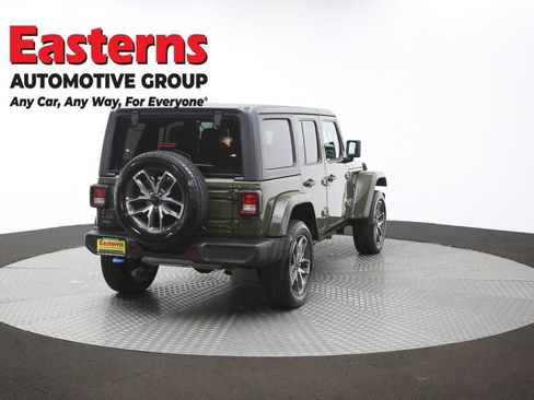 Used 2024 Jeep Wrangler Unlimited AWD/4WD image 39
