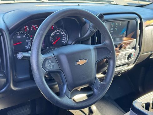 Used 2018 Chevrolet Silverado 1500 Custom w/ Trailering Package image 18