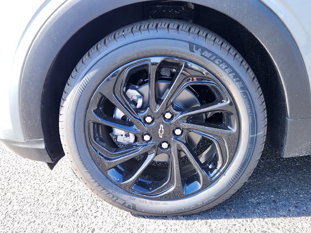 New 2027 Chevrolet Bolt RS w/ Technology Package FWD image 5
