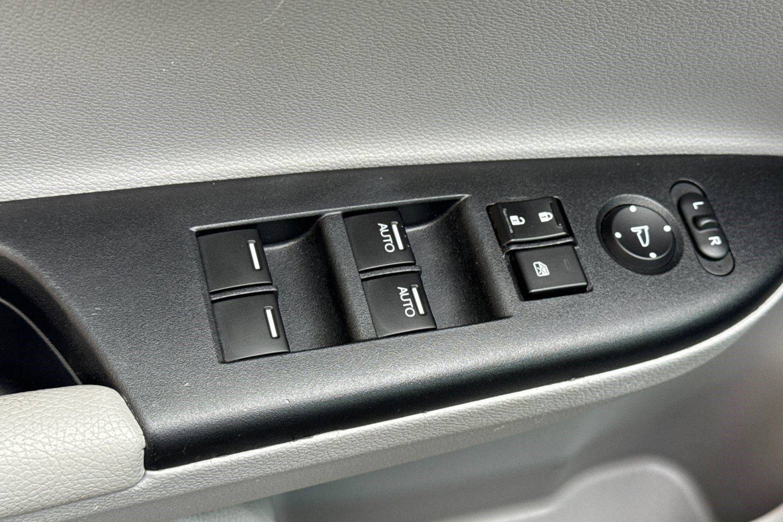 Used 2016 Honda Accord EX-L image 13