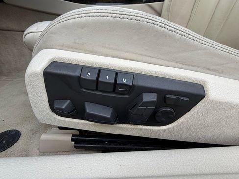 Used 2015 BMW 640i xDrive Convertible AWD/4WD image 16