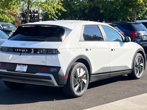 New 2025 Hyundai Ioniq 5 SE image 5